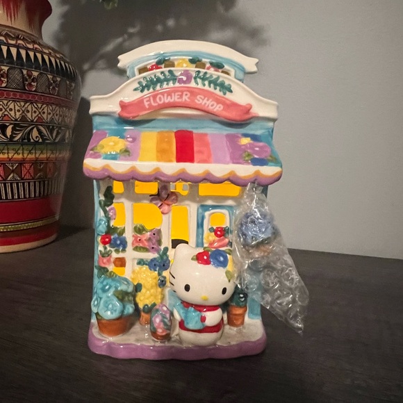 ‼️SOLD‼️Hello Kitty colorful Flower Shop Decor Accent Piece - Picture 6 of 8